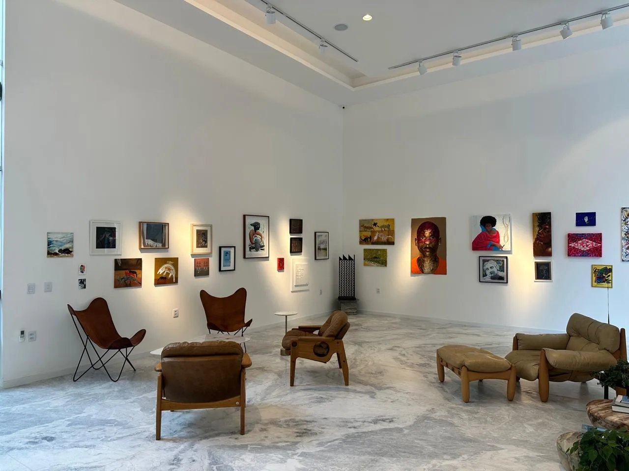 Vista da exposição coletiva Inventário Afetivo na PARTE Galeria, Belém